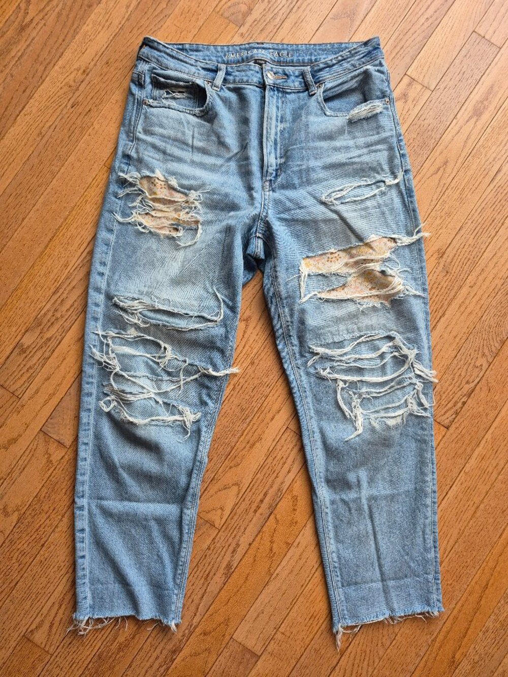 American Eagle Strigid Mom Straight Jean 12